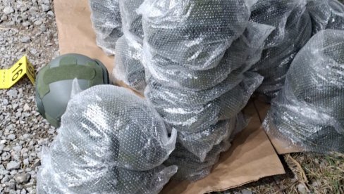 ПРОНАЂЕНЕ ИМПРОВИЗОВАНЕ БОМБЕ, ЧЕЛИЧНИ ЈЕЖЕВИ, ПАНЦИРИ...  Огласило се ВЈТ о хапшењу у Новом Саду