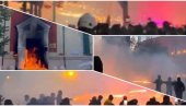 TIRANA PRED POTPUNIM UNIŠTENJEM, SNIMCI ZAPALJENE PRESTONICE OBILAZE SVET: Pogledajte kako varvari pale i ruše sopstveni grad (VIDEO)