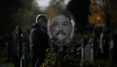Došao na tuđu sahranu, a završio u očevom grobu - lekari mogli samo da konstatuju smrt (VIDEO)