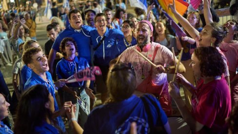 SVI KAO IZ FABRIKE DA IZLAZE: Pogledajte proteste protiv vlade u Izraelu - Čudnovata grupa hoće da spreči ljude da glasaju (FOTO)