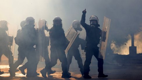 RAMA USTAO PROTIV NASILJA I URBANE ANARHIJE: Kazne za demonstrante idu i do 5.500 evra (FOTO/VIDEO)