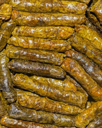 Grci ovako uvijaju sarme: Trik je u tri pokreta – Jednostavan način