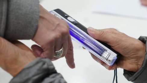 OGLASILI SE POSMATRAČI IZ RUSIJE: Izborne procedure ispoštovane na biračkim mestima u Srbiji