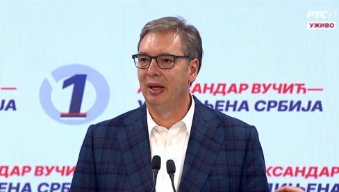”DIKTATOR” JE OPET POBEDIO: Pričali su da će pucati na narod, a Vučić izašao na binu, priznao poraz i zapevao!