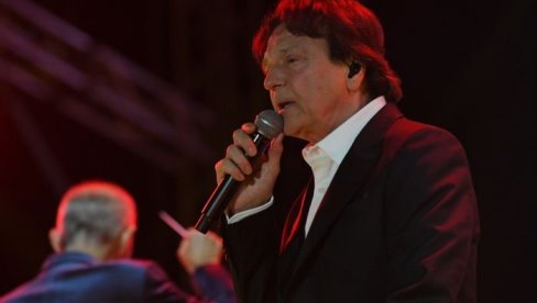 ČOLA ODBIO HIT KOJU MU JE MARINA TUCAKOVIĆ NAMENILA: Govorila je da je to jedna od njenih najlepših pesama, a evo kod koga je završila