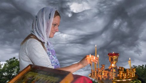SUTRA JE CRVENO SLOVO, VELIKI PRAVOSLAVNI PRAZNIK: Da li se posti i zašto mu se bolesni posebno raduju?