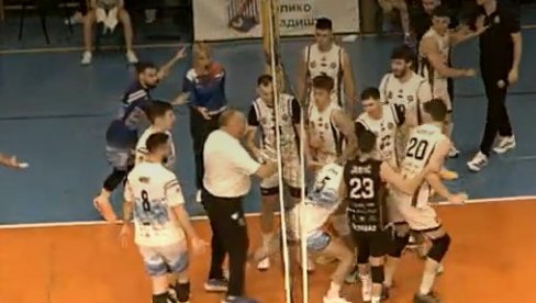 Жесток обрачун због једног поена играч прешао на противничку половину! Онда је настао хаос (ВИДЕО)