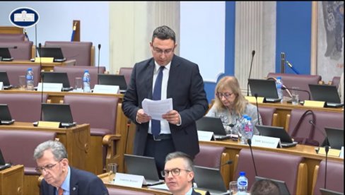 HRVATSKA USLOVLJAVA I UCENJUJE CRNU GORU: Odjeknula poruka iz Podgorice