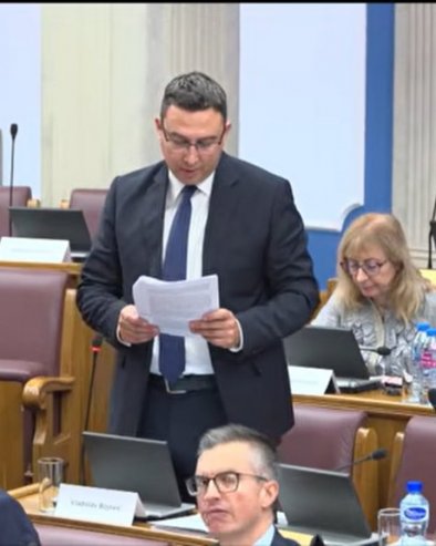 HRVATSKA USLOVLJAVA I UCENJUJE CRNU GORU: Odjeknula poruka iz Podgorice