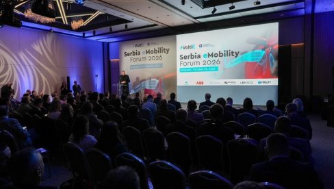 Čadež na Samitu e-mobilnosti: Očekujemo nove investicije u proizvodnju elektropunjača