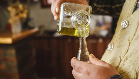 KAKO ISPEĆI DOBRU RAKIJU OD DUNJE? Da bi bila kvalitetna, nije dovoljno imati dobre plodove