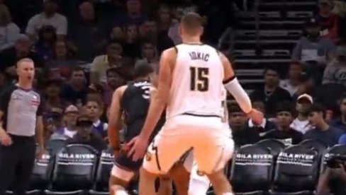 Jokić ovako nešto ne pamti, a svi pričaju o neprijatnom šutu u međunožje (VIDEO)