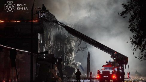 OKO 200.000 DOMAĆINSTAVA OSTALO BEZ STRUJE: Rusi izveli napad na ukrajinsku energetsku infrastrukturu