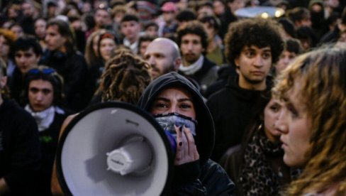 HOLANDIJA NA NOGAMA ZBOG TAJNIH ČETOVA: Mladi pozivaju na rušenje, ministar poslao jasnu poruku