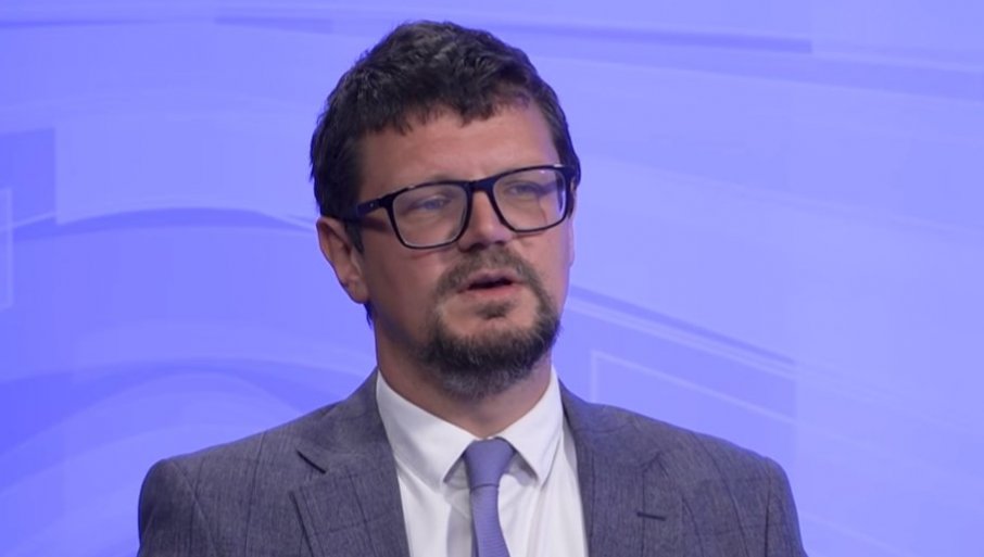 ZBOG MENE STE IZBACILI LOMPARA SA LISTE, PONOSAN SAM Hrvatski profesor savetovao studente preko Danasa, sada istupio iz senke