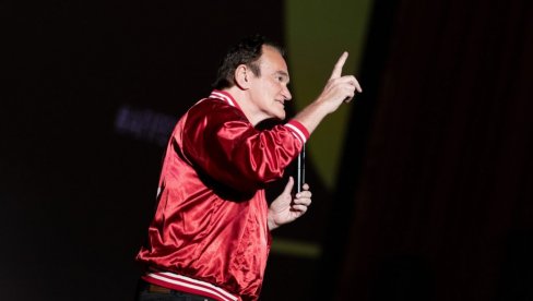 DANAS IMA MILIONE, A MAJCI NE DA NI CENT: Čuveni reditelj joj nikada nije oprostio što nije verovala u njega - Postoje posledice!