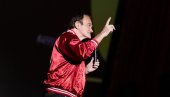 ДАНАС ИМА МИЛИОНЕ, А МАЈЦИ НЕ ДА НИ ЦЕНТ: Чувени редитељ јој никада није опростио што није веровала у њега - Постоје последице!