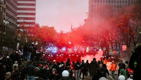 NEMIRI U NEMAČKOJ TOKOM PROTESTA NA NOĆ VEŠTICA: Letele petarde i pirotehnika, policija intervenisala u Hamburgu (VIDEO)