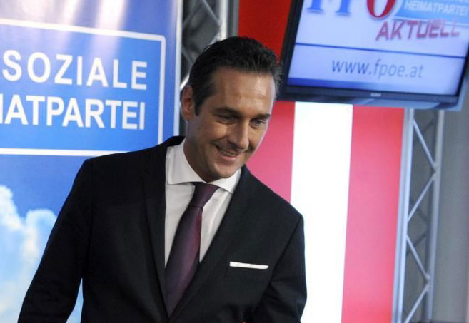 Штрахе оптужио САД и НАТО за избегличку кризу