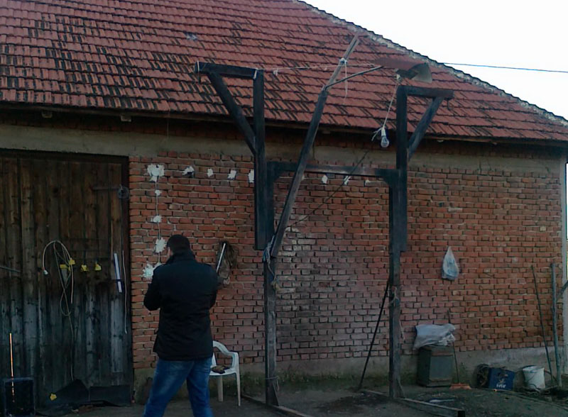 Откривена нелегална кланица: Животиње узгајане у непрописним хигијенским условима