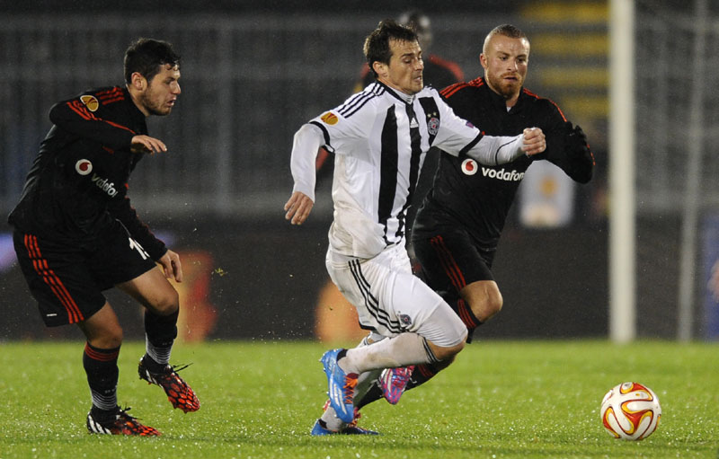 Станојевић одводи Данка Лазовића?