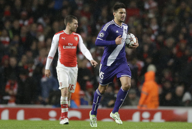 Тренер Андерлехта: Митровић претерује