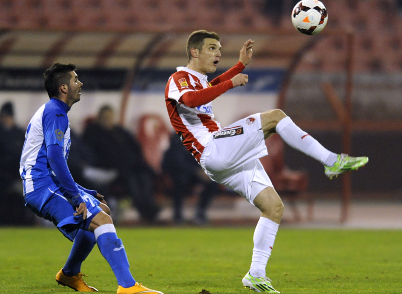 Михајловић “отима” Лазовића Ђенови