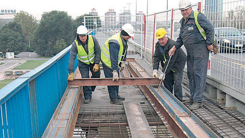 Пропада Бранков мост