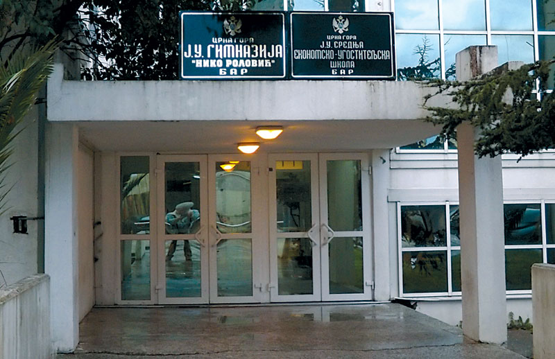 Бар: Отац поносан на ћеркин хиџаб