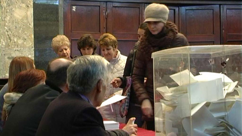 Лучани: Само СНС кроји власт