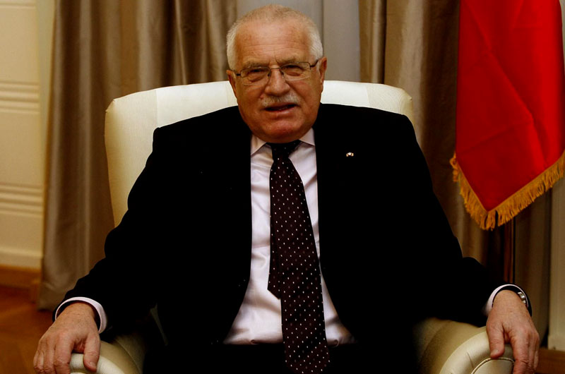 Клаус: Русији прете бесконачне санкције; Запад да не жели да се бори са узроцима тероризма