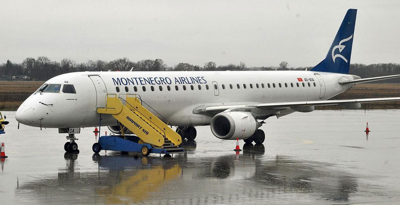 Гром оштетио авион Монтентегро ерлајнса, летове преузела Ер Србија