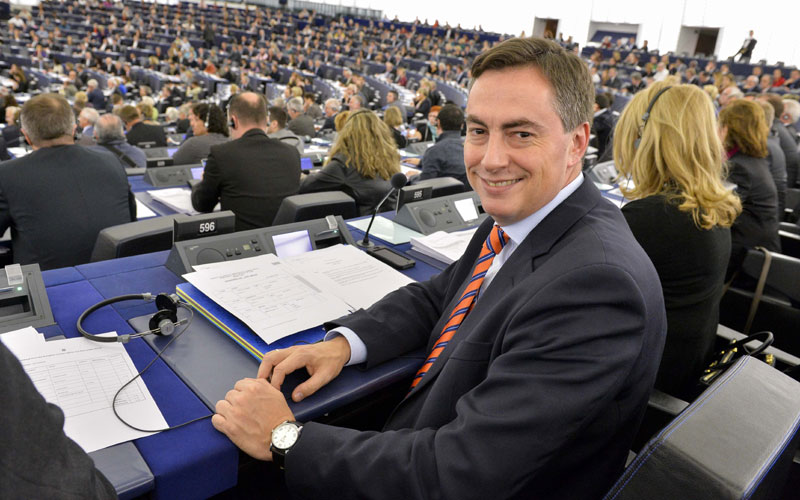 Дејвид Мекалистер: Уговор са Косовом пре чланства у ЕУ!