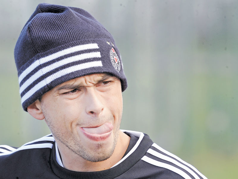 Теда води Лазовића, Николић несрећан