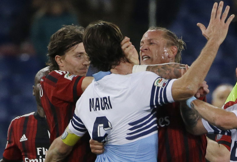 У Италији не толеришу тучу: Мексес суспендован