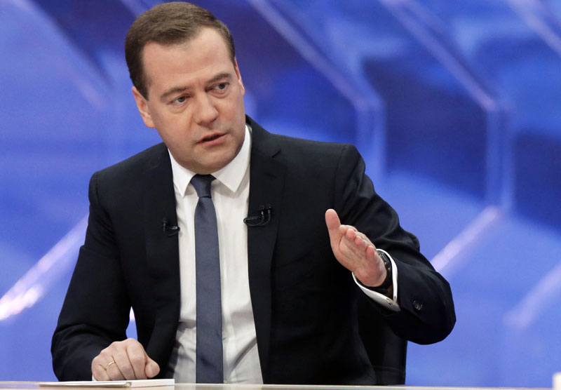 Медведев упозорио: Ако ограничите SWIFT у Русији, наш одговор ће бити неограничен!