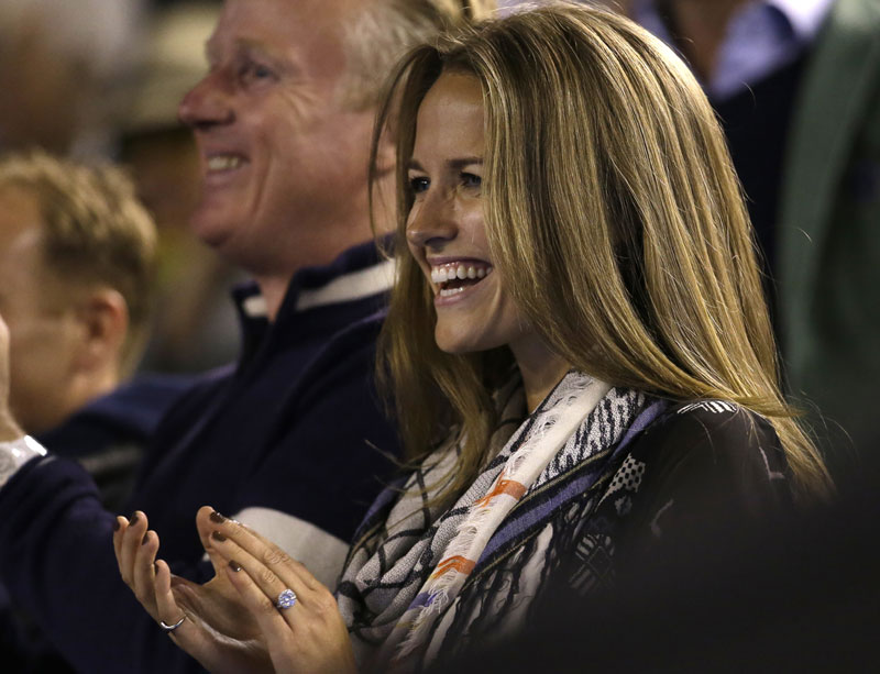 ВИДЕО: Марејева девојка псовала Бердиха, играчи се чашћавали на терену