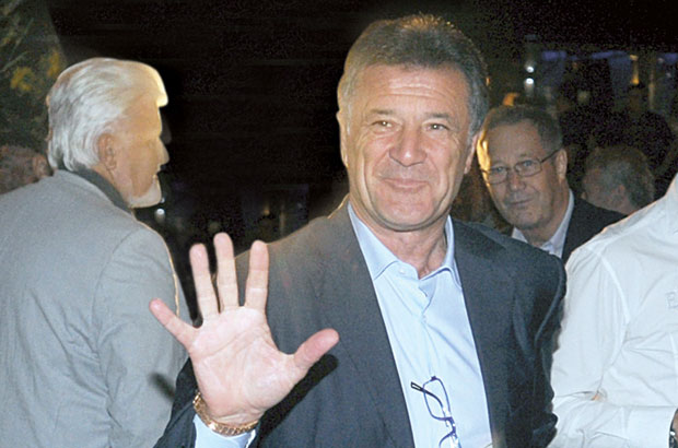 Нови испад Мамића: Здравко псовао судије, гурао брата...