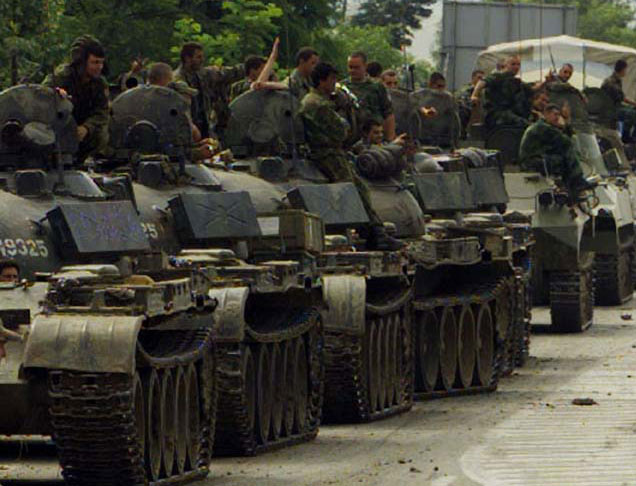 Војска продаје тенкове