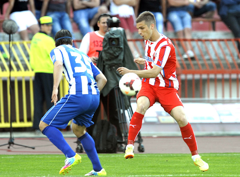 Звезда уценила Лазовића 