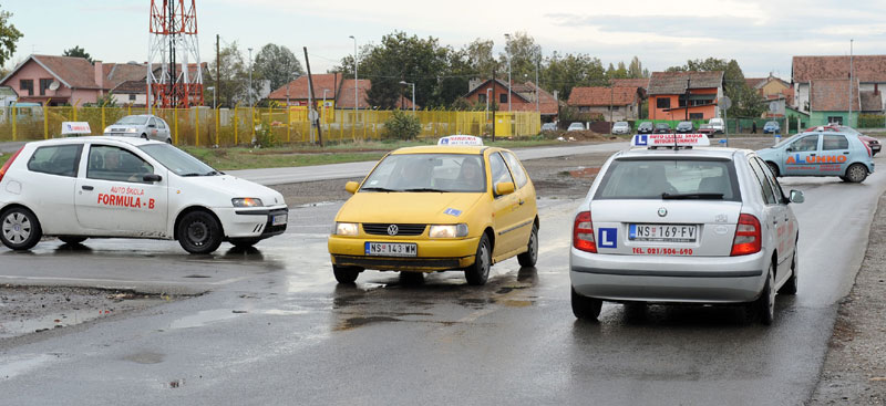 Камере брину ауто-школе