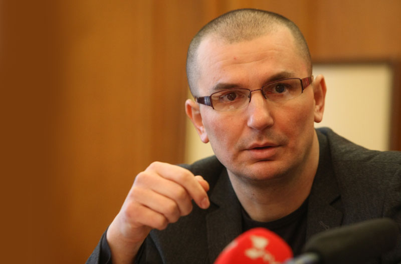 Енес Халиловић: Доколица је заробила људе