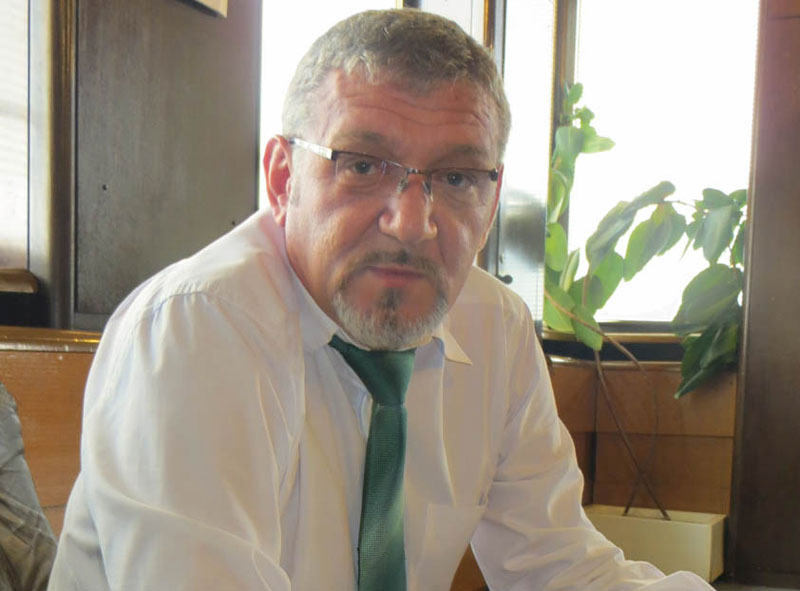 Јумко шије униформе