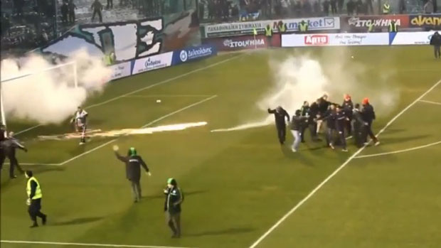 Нови инциденти у Грчкој: Навијачи Панатинаикоса напали председника и тренера Олимпијакоса
