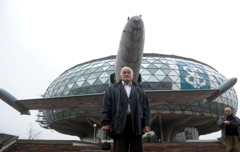 Србин Французима раширио крила