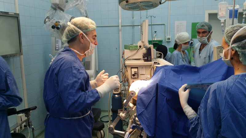 КЦ Војводине: Оперисали тумор мозга на будним пацијентима!
