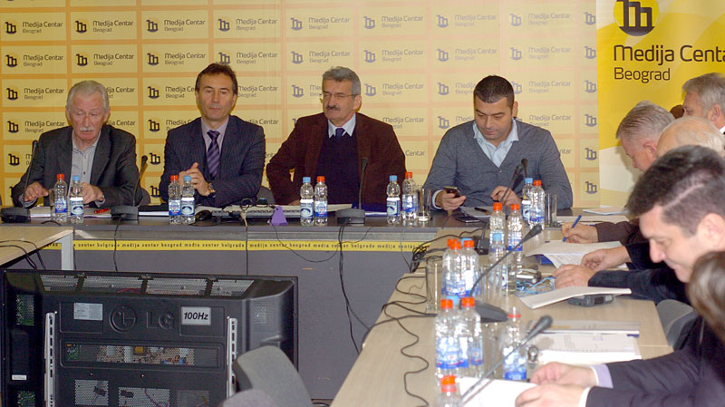 Суперлига са плеј-офом и плеј-аутом, бодови се деле после два круга