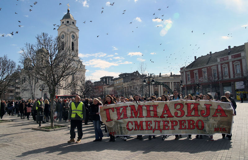 Протестују професори у Смедереву, не желе директорку