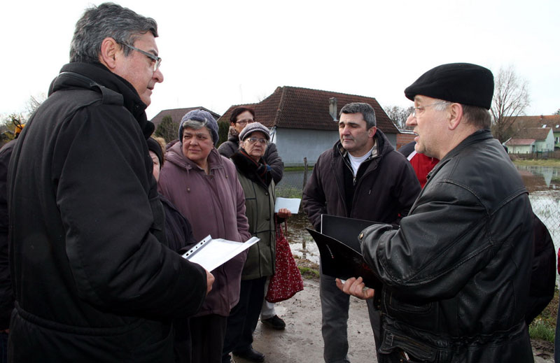 Суботица: Фекалије по двориштима