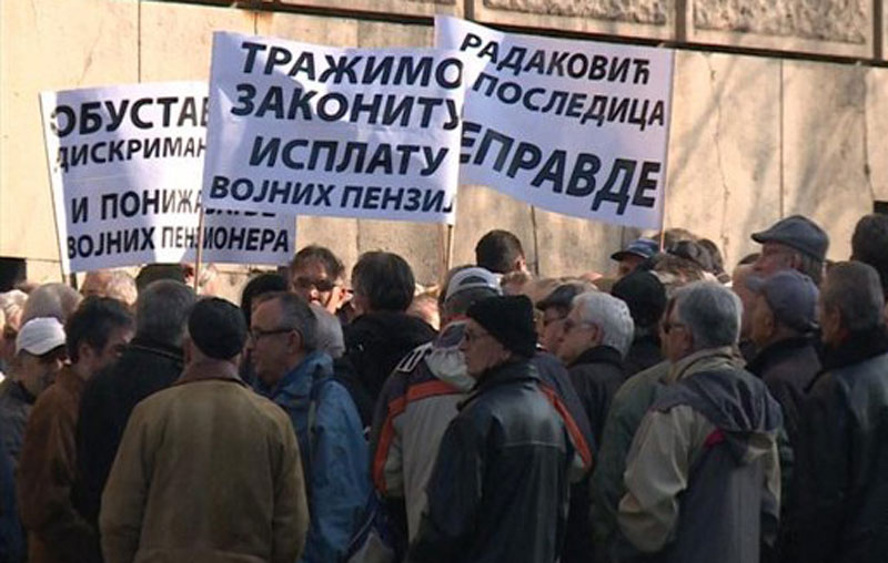 Војни пензионери: Повећање - преко суда